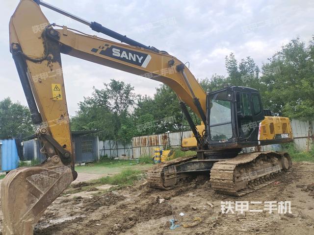 三一重工SY215C挖掘機(jī)