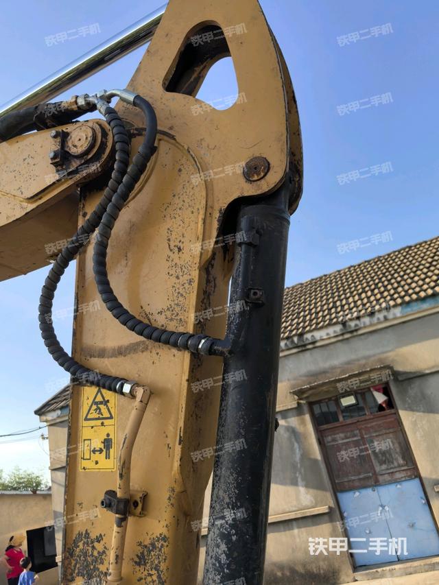 小臂整體左后（工作和回轉(zhuǎn)裝置）