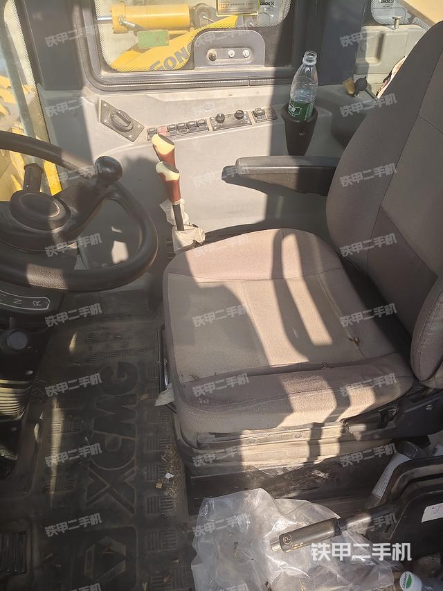 驾驶室工作台(整机外观及大件) 驾驶室工作台(整机外观及大件)