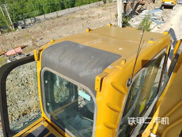 驾驶室顶部（整机外观）