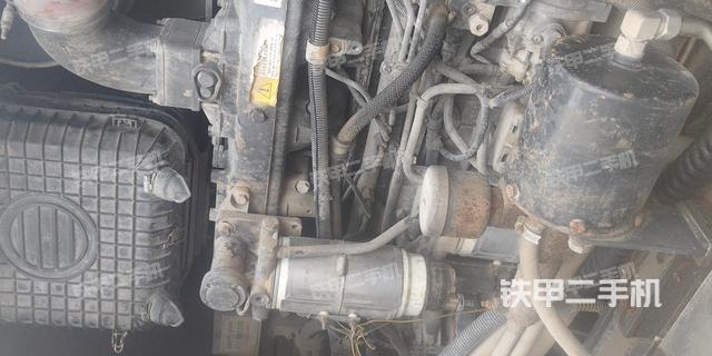 发动机左侧（整机外观及大件）