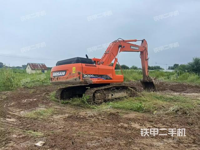 整机右后45°(整机外观) 整机右后45°(整机外观)