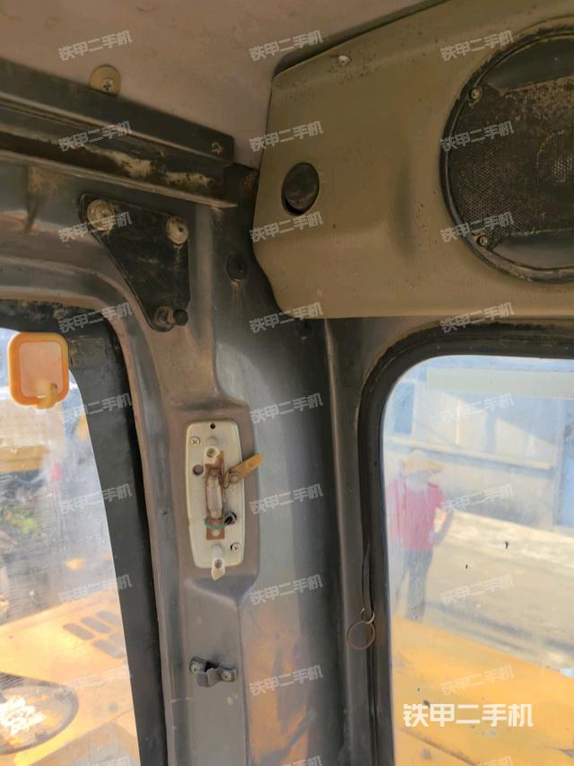 座椅后部（駕駛室部分）