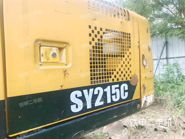 散熱器正面(大件艙室) 散熱器正面(大件艙室)