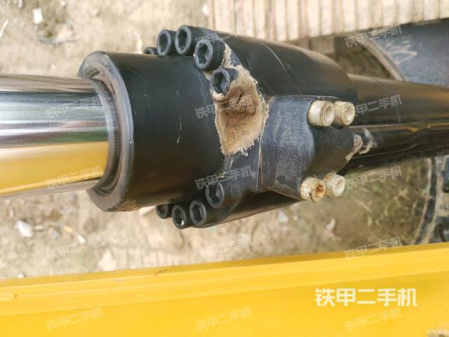 大臂油缸整體?豎拍(工作和回轉(zhuǎn)裝置) 大臂油缸整體?豎拍(工作和回轉(zhuǎn)裝置)