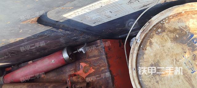 回转马达和主控阀（整机外观）