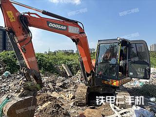 斗山DX60E-9CN挖掘机实拍图片