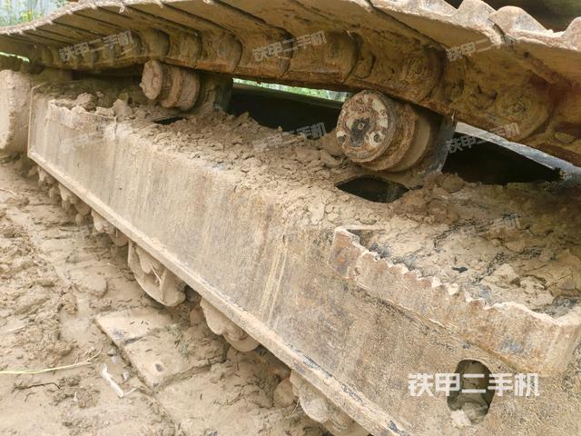 右側(cè)履帶整體(行走機(jī)構(gòu)) 右側(cè)履帶整體(行走機(jī)構(gòu))