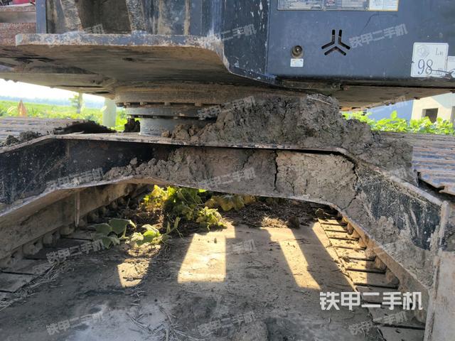 轉(zhuǎn)盤和下車架正前（工作和回轉(zhuǎn)裝置）