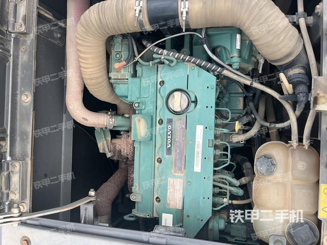 發(fā)動(dòng)機(jī)整體俯視（整機(jī)外觀）