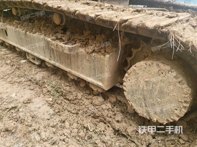左側(cè)履帶整體?(行走機(jī)構(gòu)) 左側(cè)履帶整體?(行走機(jī)構(gòu))