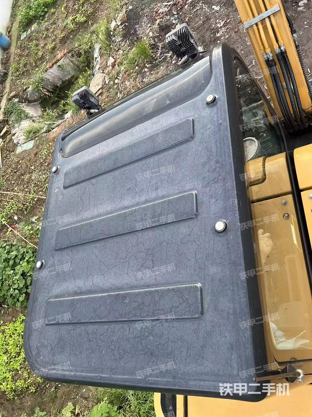 驾驶室顶部（整机外观）