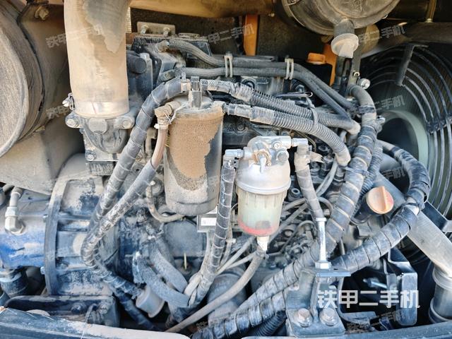 發(fā)動(dòng)機(jī)室（上車部件）