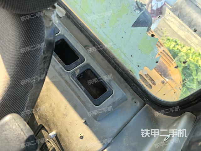 座椅右側(cè)控制臺/鑰匙門/油門/含右手柄（駕駛室部分）