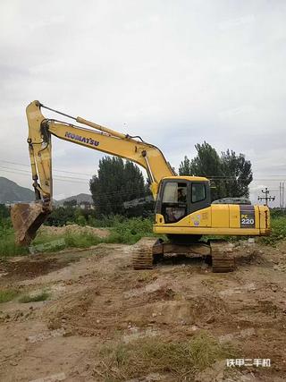 小松PC220LC-7挖掘机实拍图片