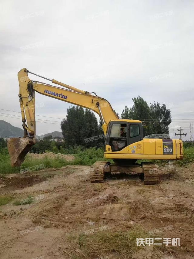 小松PC220LC-7挖掘机