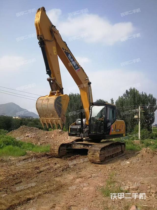 三一重工SY215C挖掘機(jī)