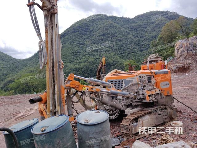 整機(jī)左側(cè)（設(shè)備外觀及核心部件）