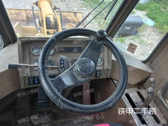 駕駛室操作臺(整機外觀及大件) 駕駛室操作臺(整機外觀及大件)