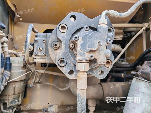 液壓泵斜45?左（大件艙室）