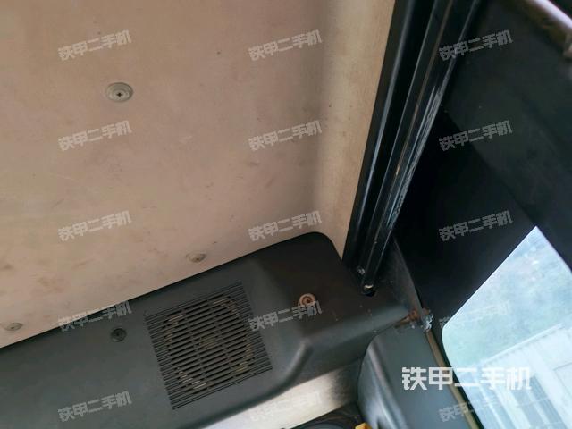 右側(cè)玻璃角標（駕駛室部分）