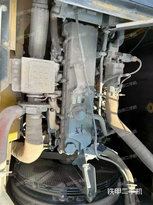 发动机整体俯视(整机外观) 发动机整体俯视(整机外观)