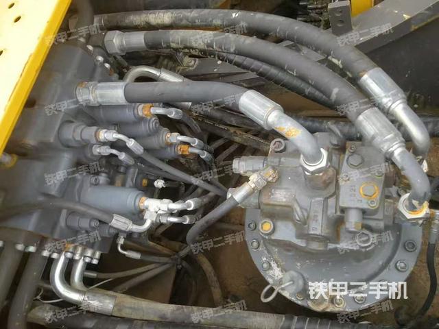 回轉馬達和主控閥（整機外觀）