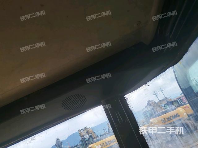 右侧玻璃角标(驾驶室部分) 右侧玻璃角标(驾驶室部分)
