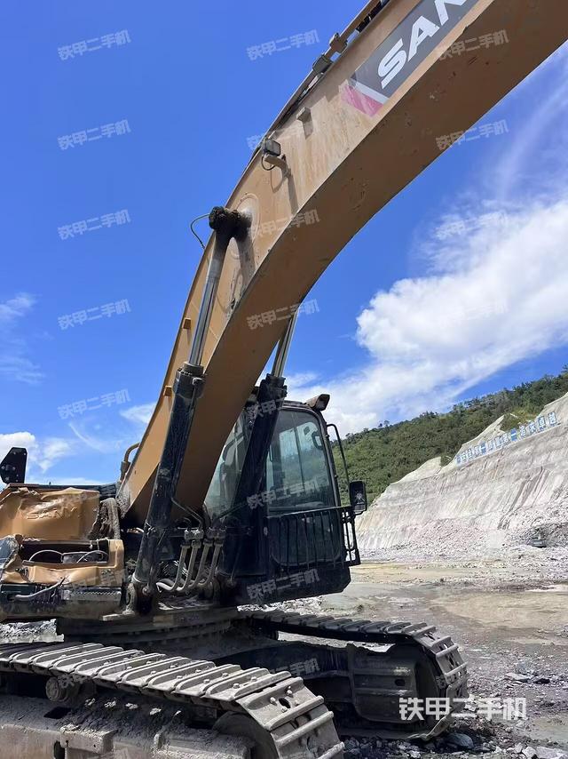大臂油缸整體?豎拍(工作和回轉(zhuǎn)裝置) 大臂油缸整體?豎拍(工作和回轉(zhuǎn)裝置)