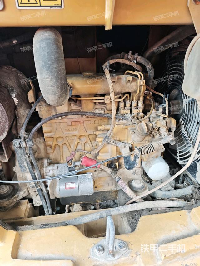 發(fā)動機(jī)整體俯視(整機(jī)外觀) 發(fā)動機(jī)整體俯視(整機(jī)外觀)