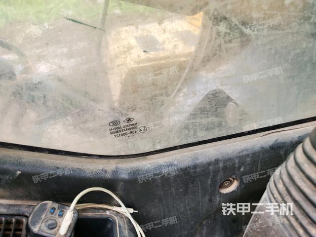 駕駛室正側(cè)（駕駛室部分）