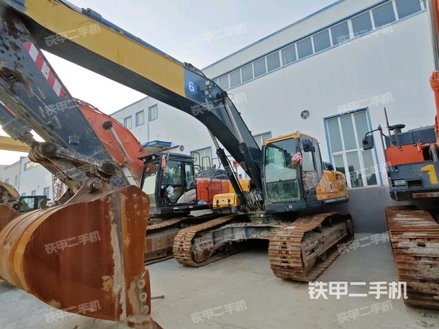 现代R350LVS挖掘机