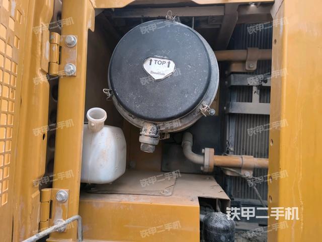 液壓泵斜45?右(大件艙室) 液壓泵斜45?右(大件艙室)