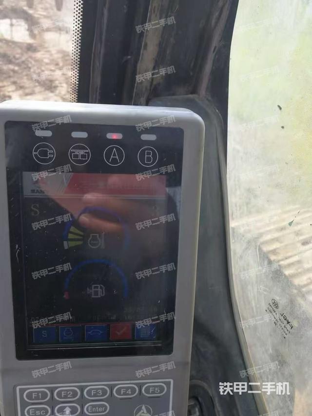 駕駛室頂部（整機(jī)外觀）