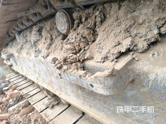 左側(cè)履帶整體?(行走機(jī)構(gòu)) 左側(cè)履帶整體?(行走機(jī)構(gòu))