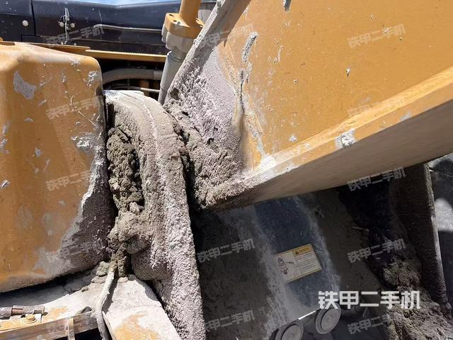 大臂根部?斜視(工作和回轉(zhuǎn)裝置) 大臂根部?斜視(工作和回轉(zhuǎn)裝置)