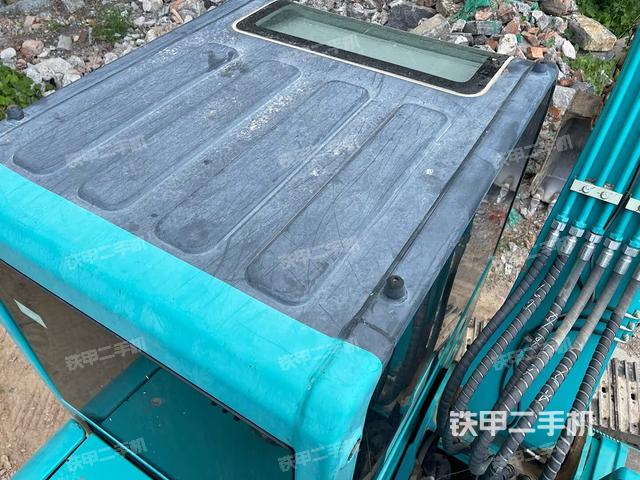 驾驶室顶部（整机外观）