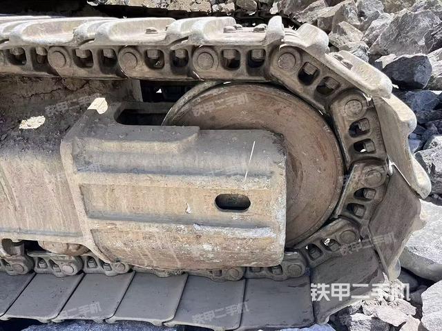 右側(cè)履帶整體(行走機構(gòu)) 右側(cè)履帶整體(行走機構(gòu))