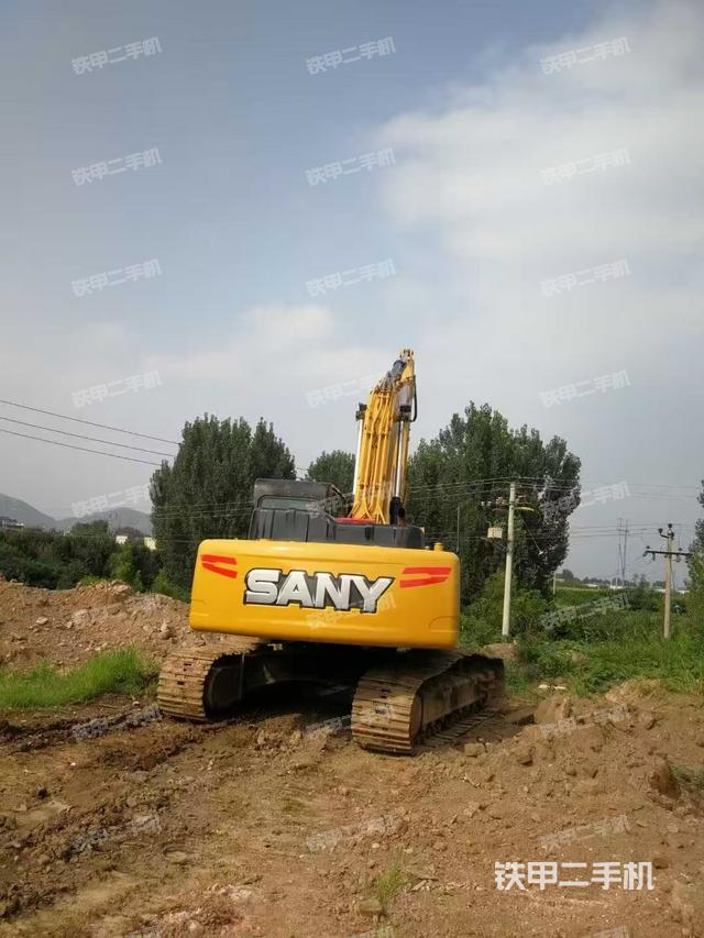 單側(cè)履帶整體（整機(jī)外觀）