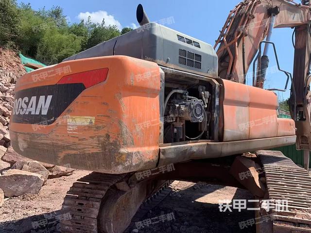 整機右后45°(整機外觀) 整機右后45°(整機外觀)