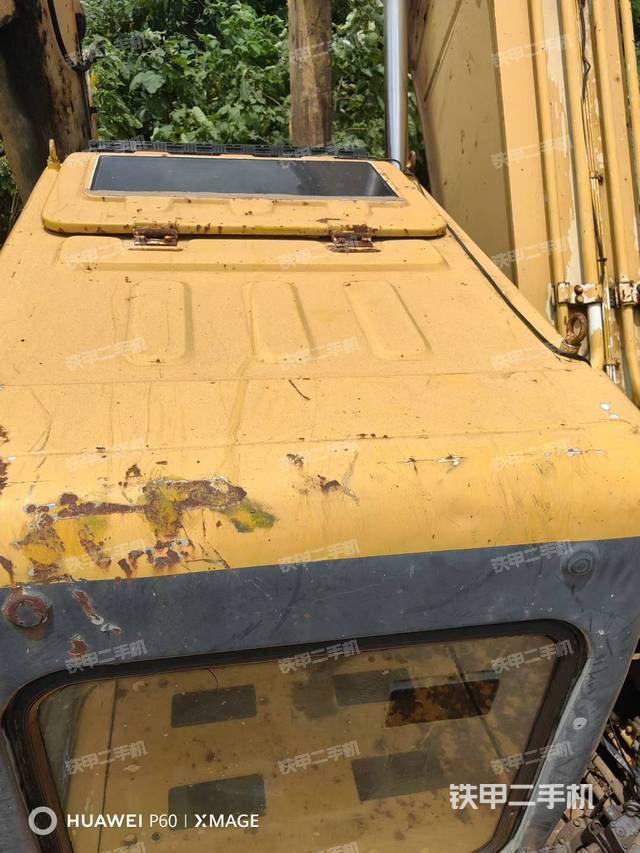 驾驶室顶部（整机外观）