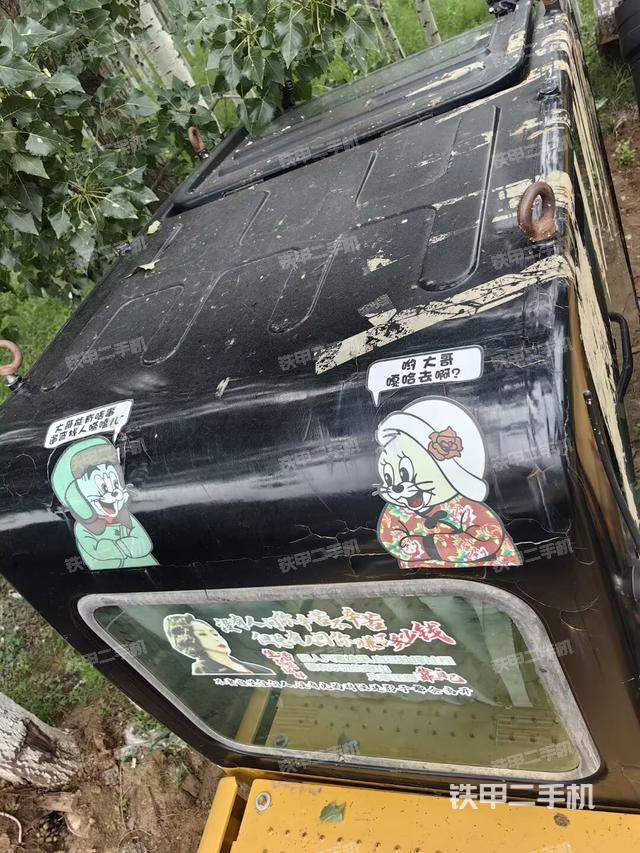 驾驶室顶部（整机外观）