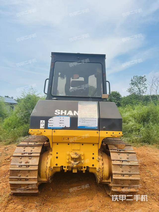 整機(jī)右后45°(設(shè)備外觀及核心部件) 整機(jī)右后45°(設(shè)備外觀及核心部件)