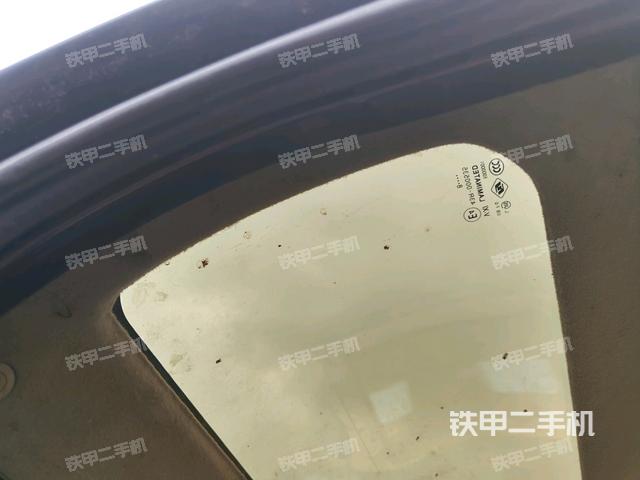 座椅后部(驾驶室部分) 座椅后部(驾驶室部分)