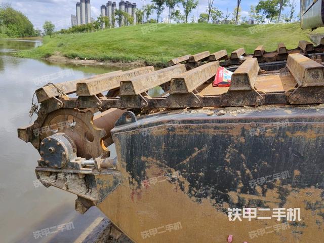 單側(cè)履帶整體（整機外觀）