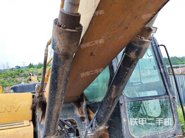 大臂油缸整體?豎拍（工作和回轉(zhuǎn)裝置）