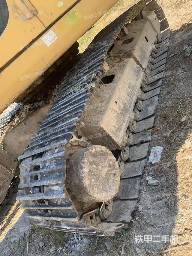 单侧履带整体(整机外观) 单侧履带整体(整机外观)
