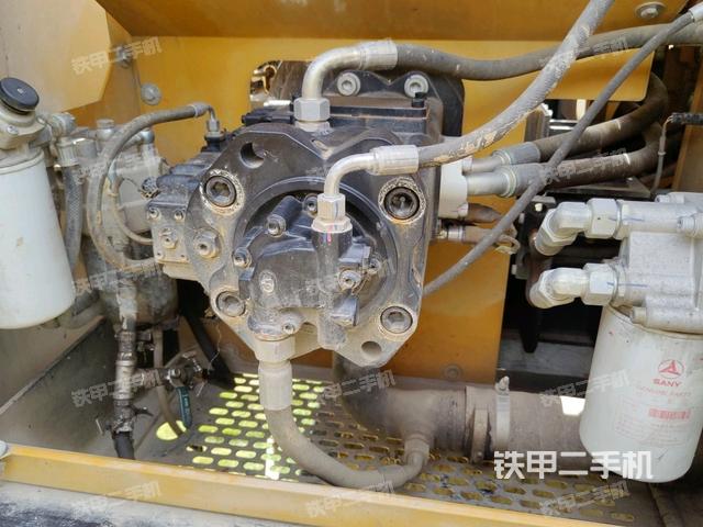 回轉(zhuǎn)馬達(dá)和主控閥（整機外觀）