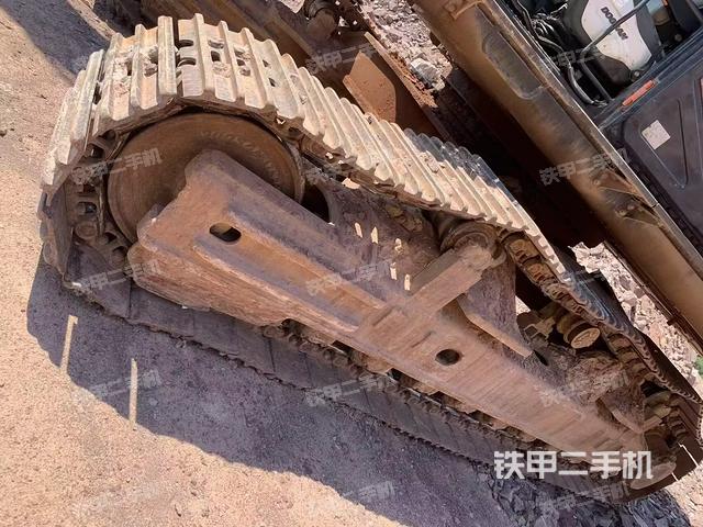 單側履帶整體(整機外觀) 單側履帶整體(整機外觀)