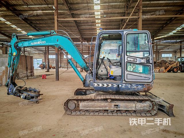 单侧履带整体（整机外观）